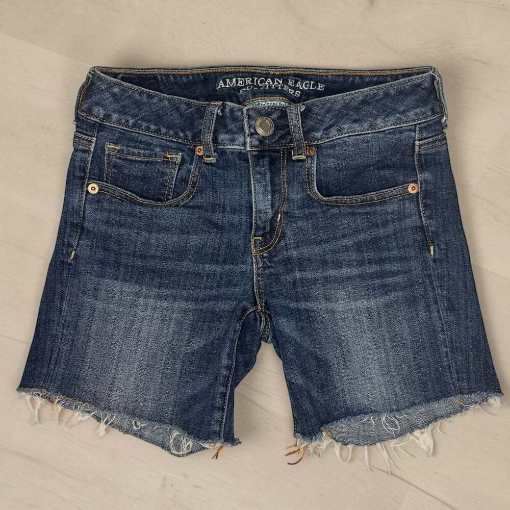 American Eagle Outfitters Women's Super Stretch Midi Denim Cut-Off Shorts Size 2